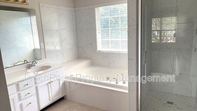 Building Photo - 8620 Grey Squirrel Ct