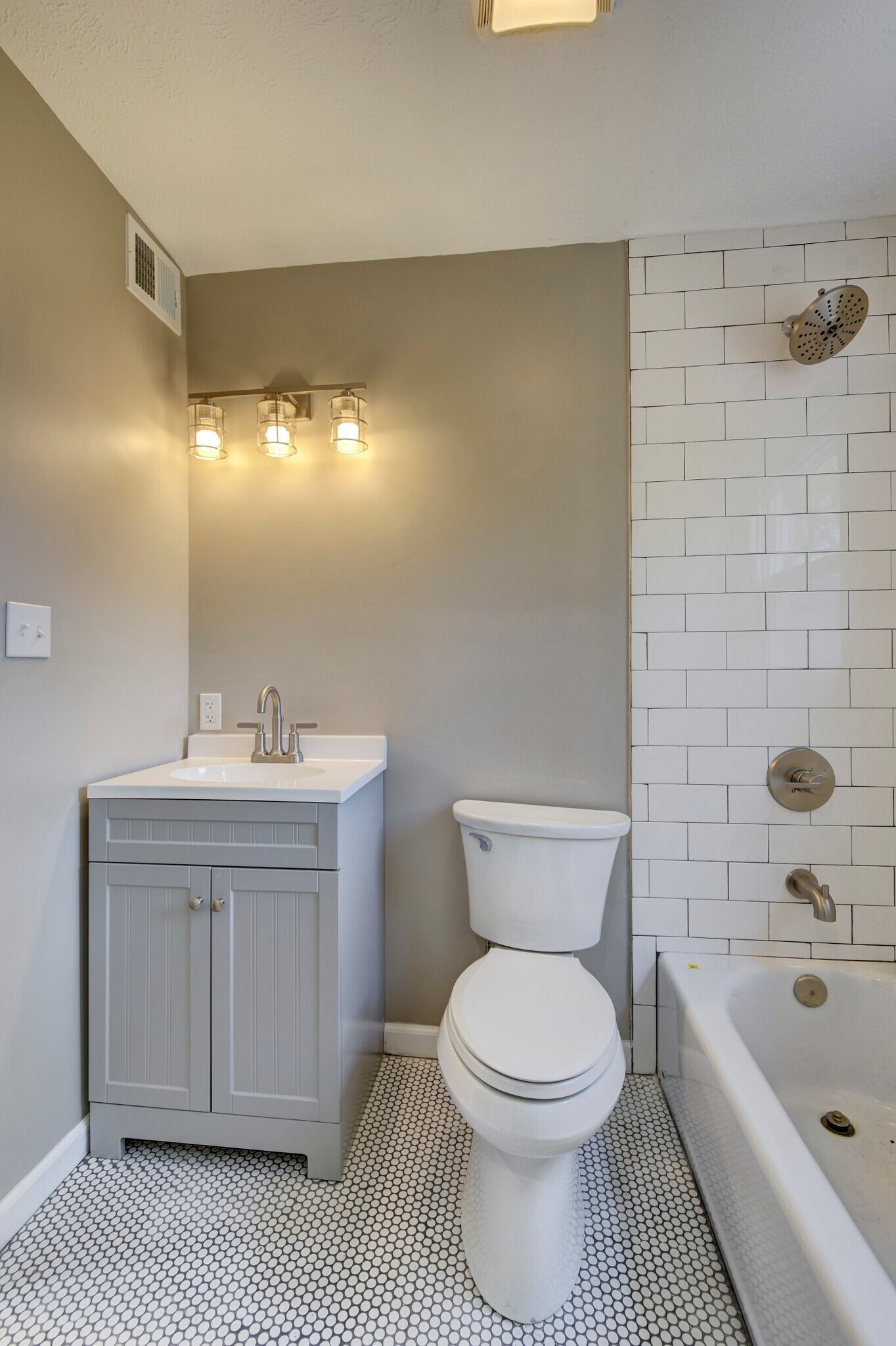 Building Photo - 1017 Hiatt St