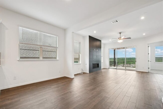 Building Photo - 4521 Lucabella Ln