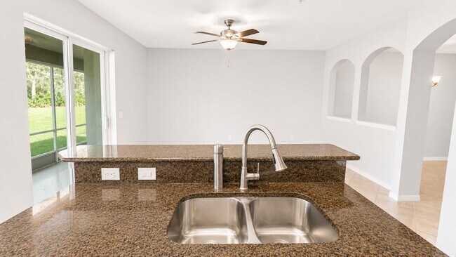 Building Photo - 7915 Moonstone Dr