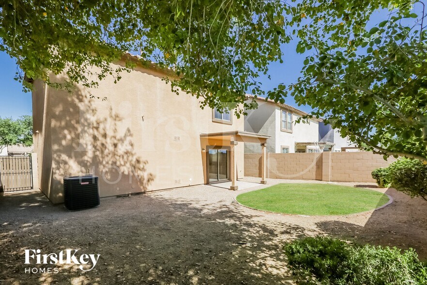 Building Photo - 1909 S Starling Dr