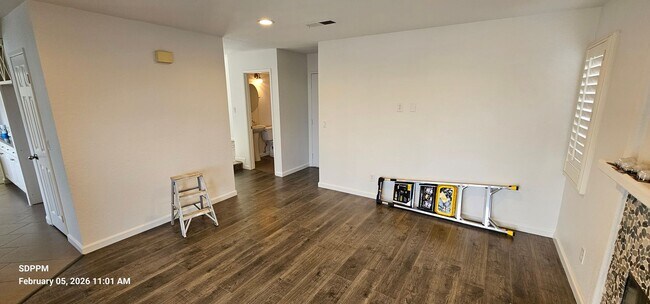 Building Photo - NORTH MIRA MESA / SAN DIEGO - Nice Renovated 4 Bedroom / 2.5 Bath House.  AVAILABLE 02/16/2026