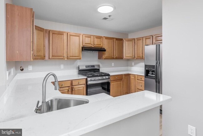 Building Photo - 117 Lionheart Ln