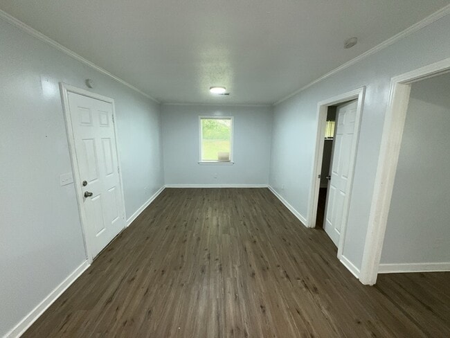Building Photo - 1351 Maria Dr
