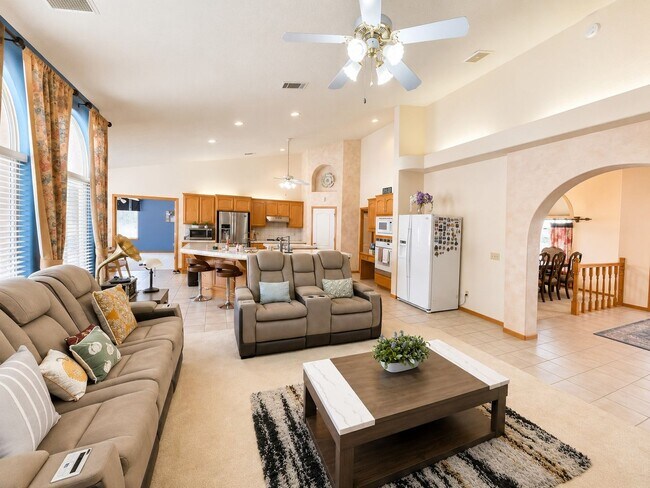 Building Photo - Spacious Apple Valley Home with RV Parking & Desert Views