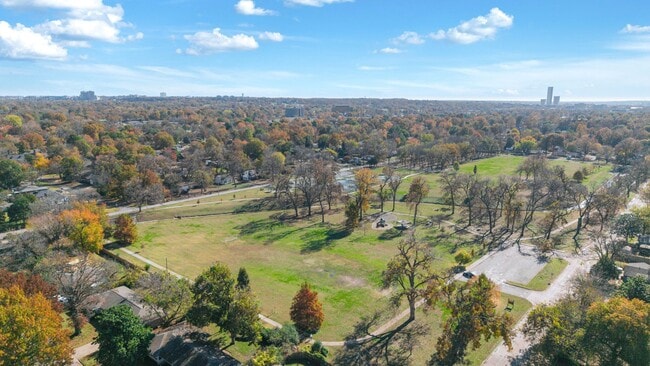 Building Photo - 3BR/1BA Home with W/D Hookups + Holiday Move-In Special $150 !!