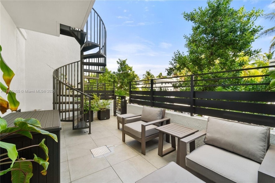 Primary Photo - Ten30