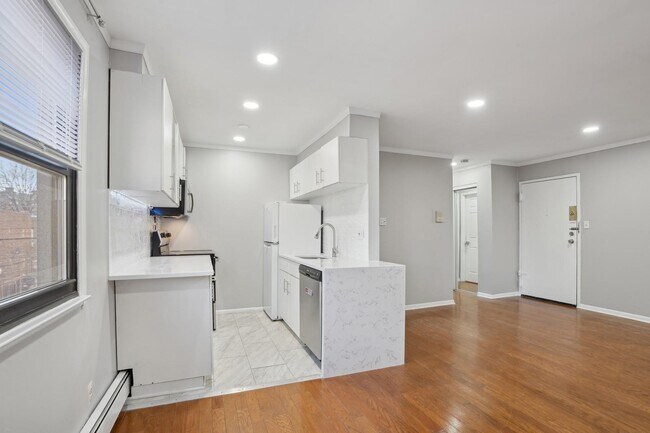 Building Photo - 56 68th St