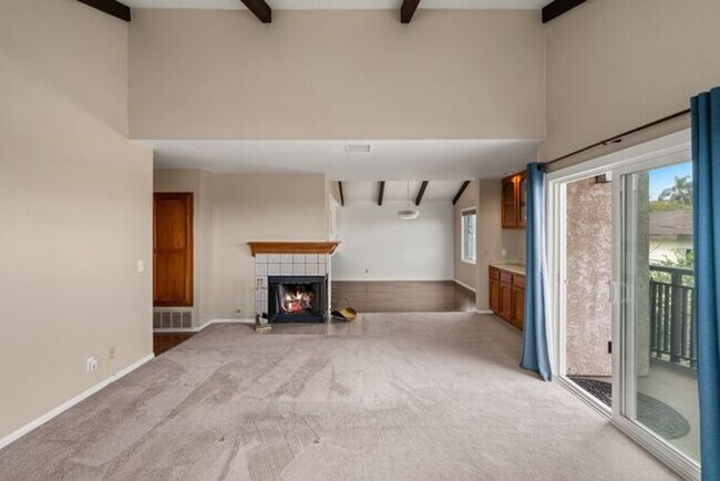 Building Photo - Top Floor Harbor View Condo 2 bed-2 bath