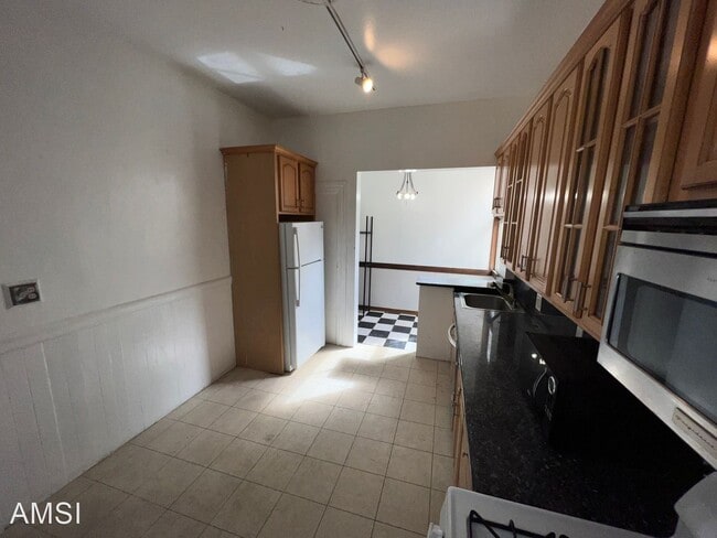 Building Photo - 3 br, 1 bath House - 18A Jansen Street  #A