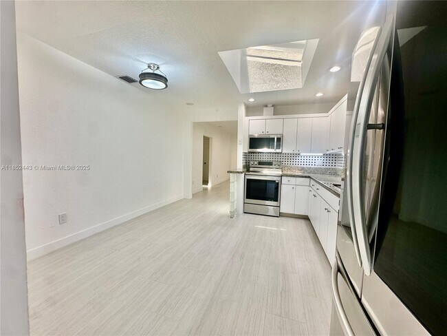Building Photo - 3525 SW 92nd Ave