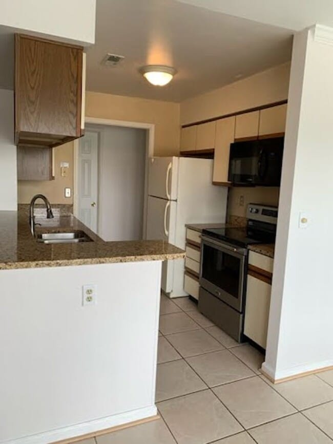 Building Photo - CONDO NEAR THE BAY