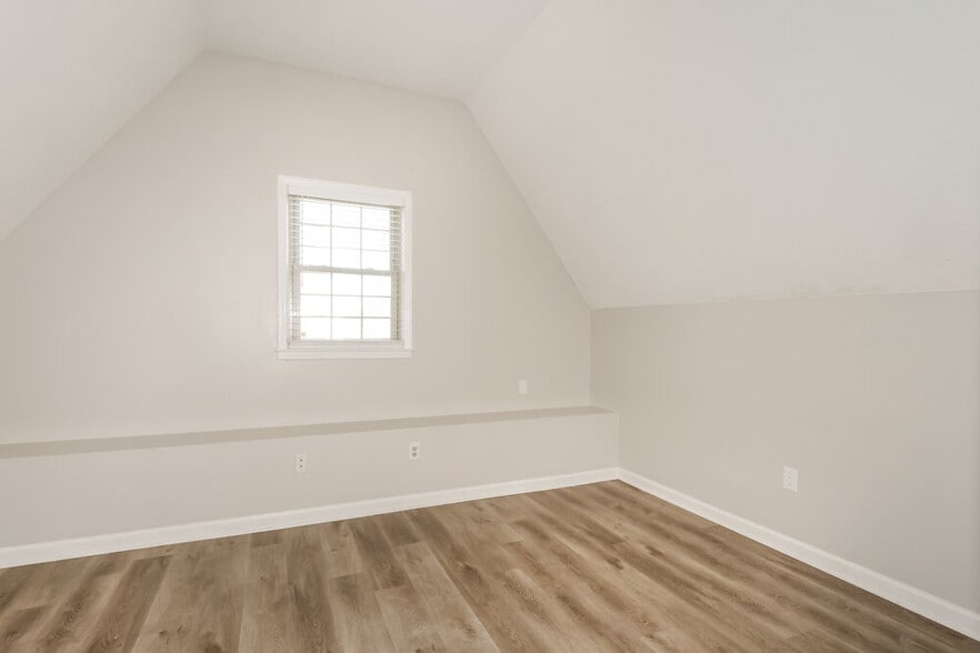 Building Photo - 7308 Schilling Cove E