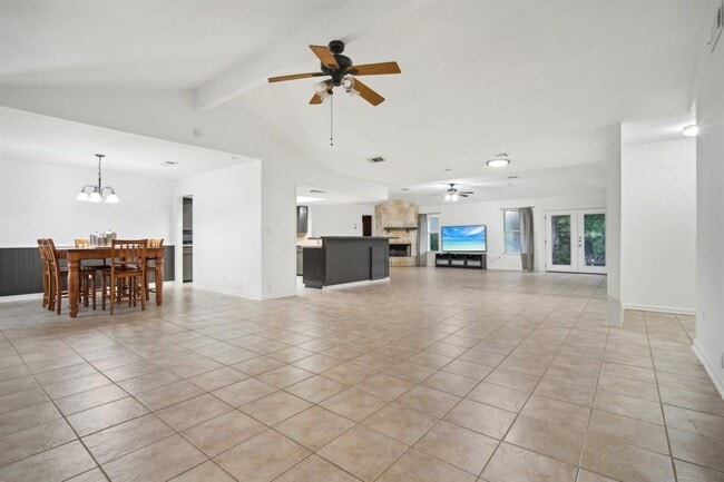 Building Photo - 3106 E Palm Valley Blvd