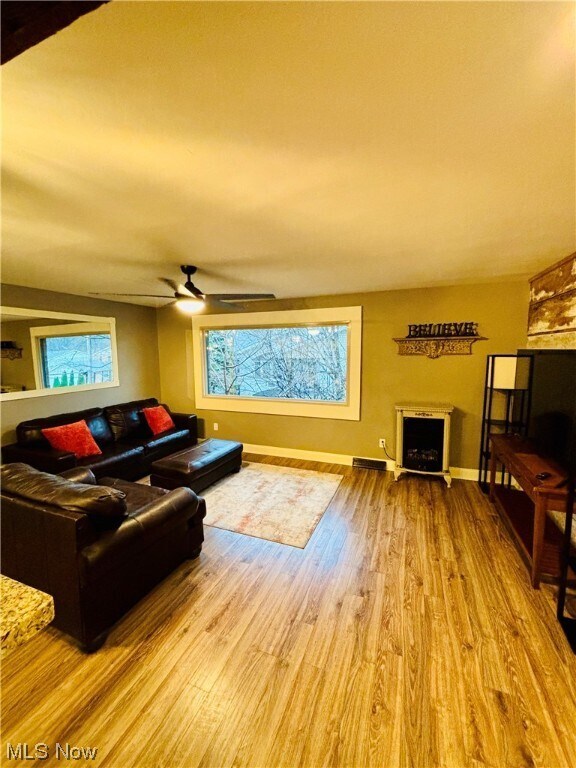 Building Photo - 7281 Meadowlawn Dr