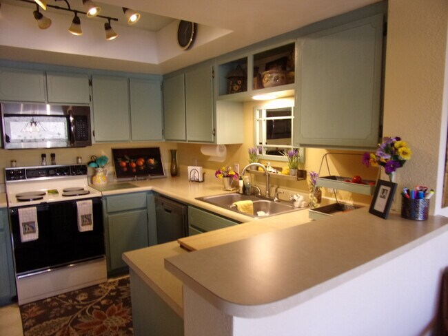 Building Photo - 1611 AZ-95