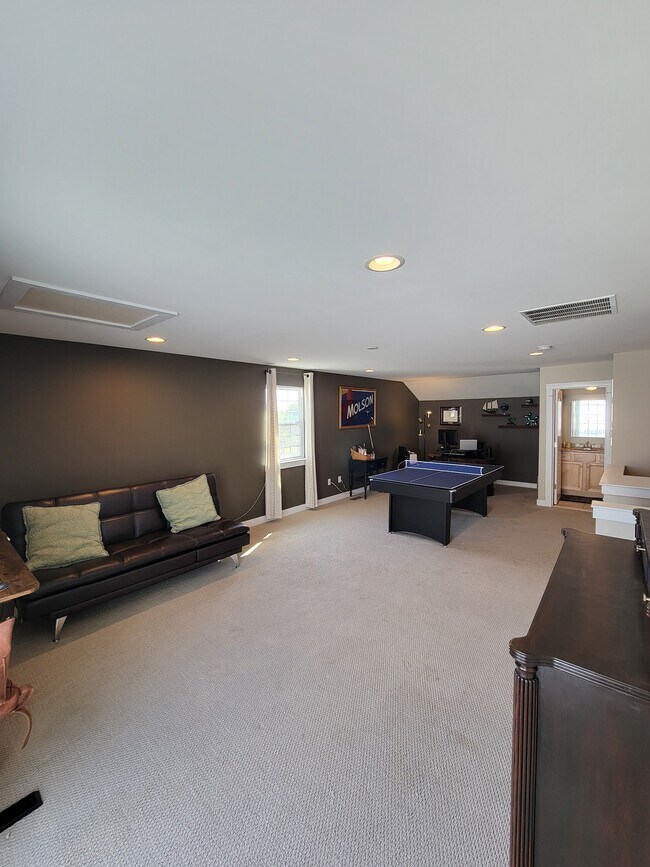 Building Photo - 121B Hagen Dr