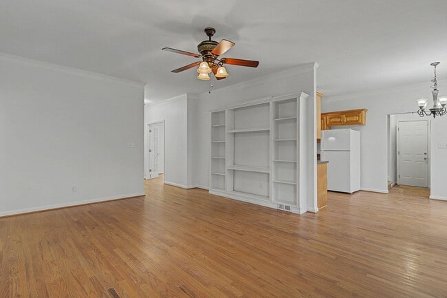 Building Photo - Carolina Lakes!