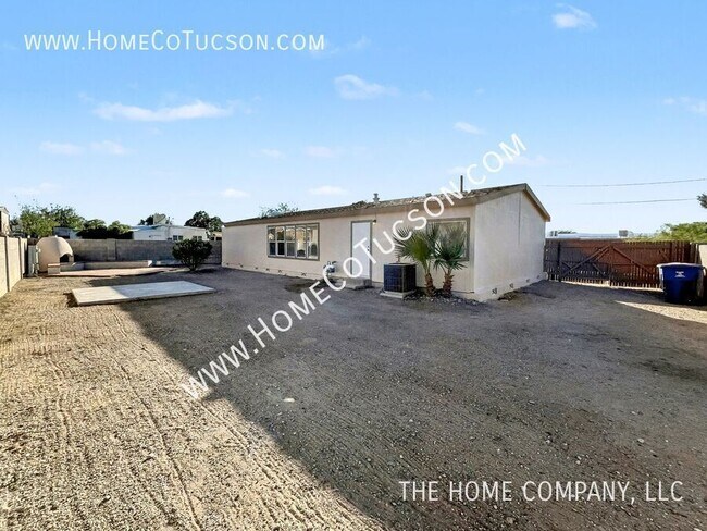 Building Photo - 5717 S Stewart Blvd