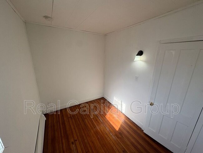 Building Photo - 1210 1st Ave