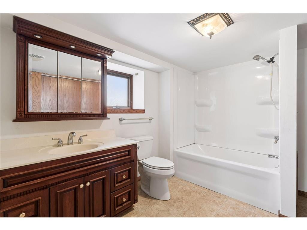 Building Photo - 949 Benhill Rd