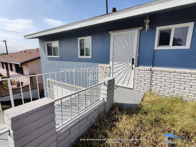 Building Photo - 3BR/2BA RENOVATED HOME w/ BEAUTIFUL VIEW, ...