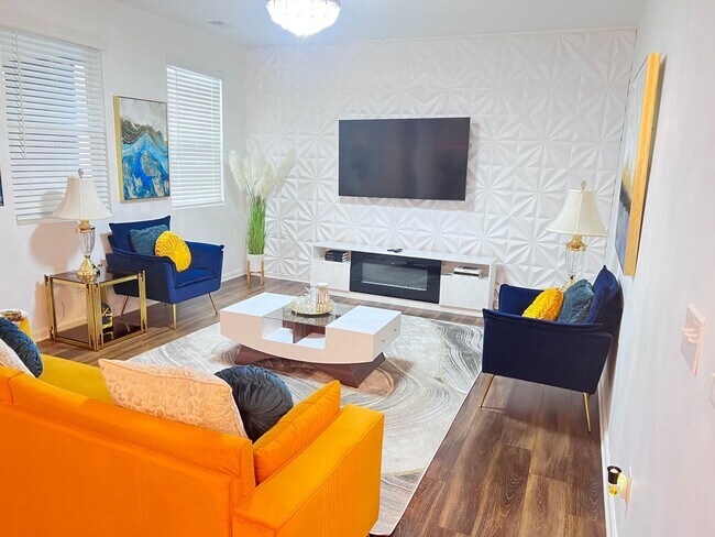 Building Photo - Stunning 4BR House + Office, in Charlotte