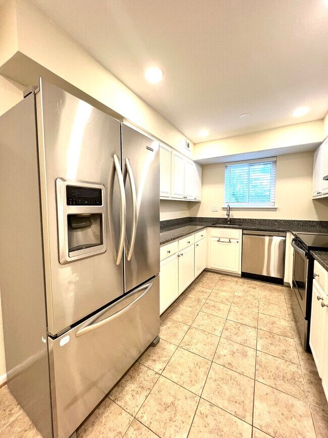 Building Photo - 11083 Saffold Way