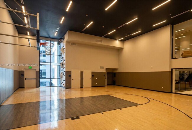 Building Photo - 225 N Miami Ave