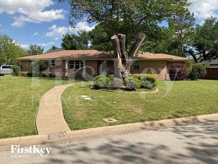 Building Photo - 3424 Chaffin Dr