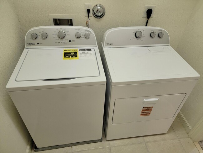 Building Photo - 685 Pacific Grove Dr