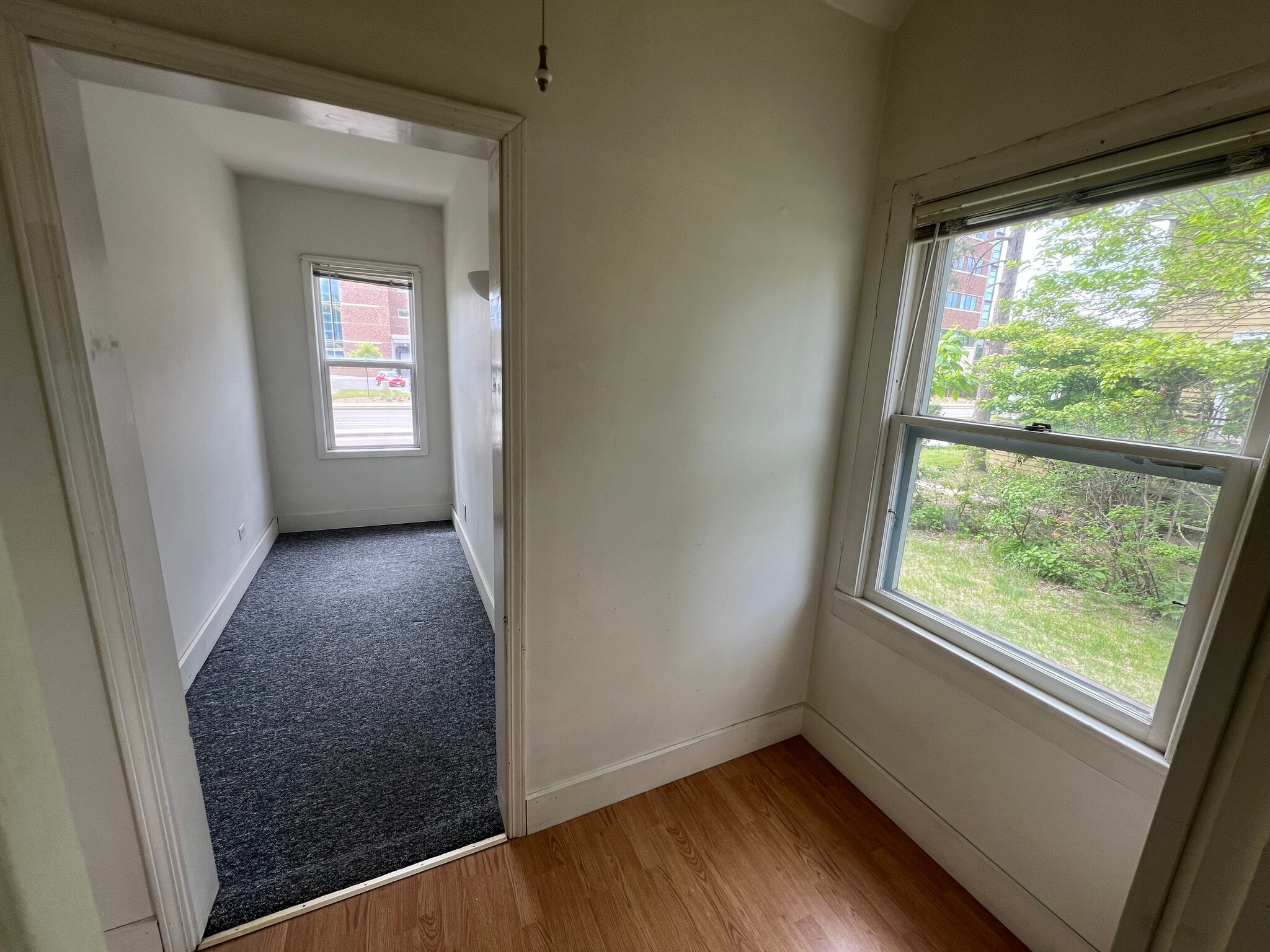 Building Photo - 823 West Ave S