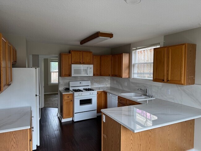 Kitchen - 6219 SW 21st Ave