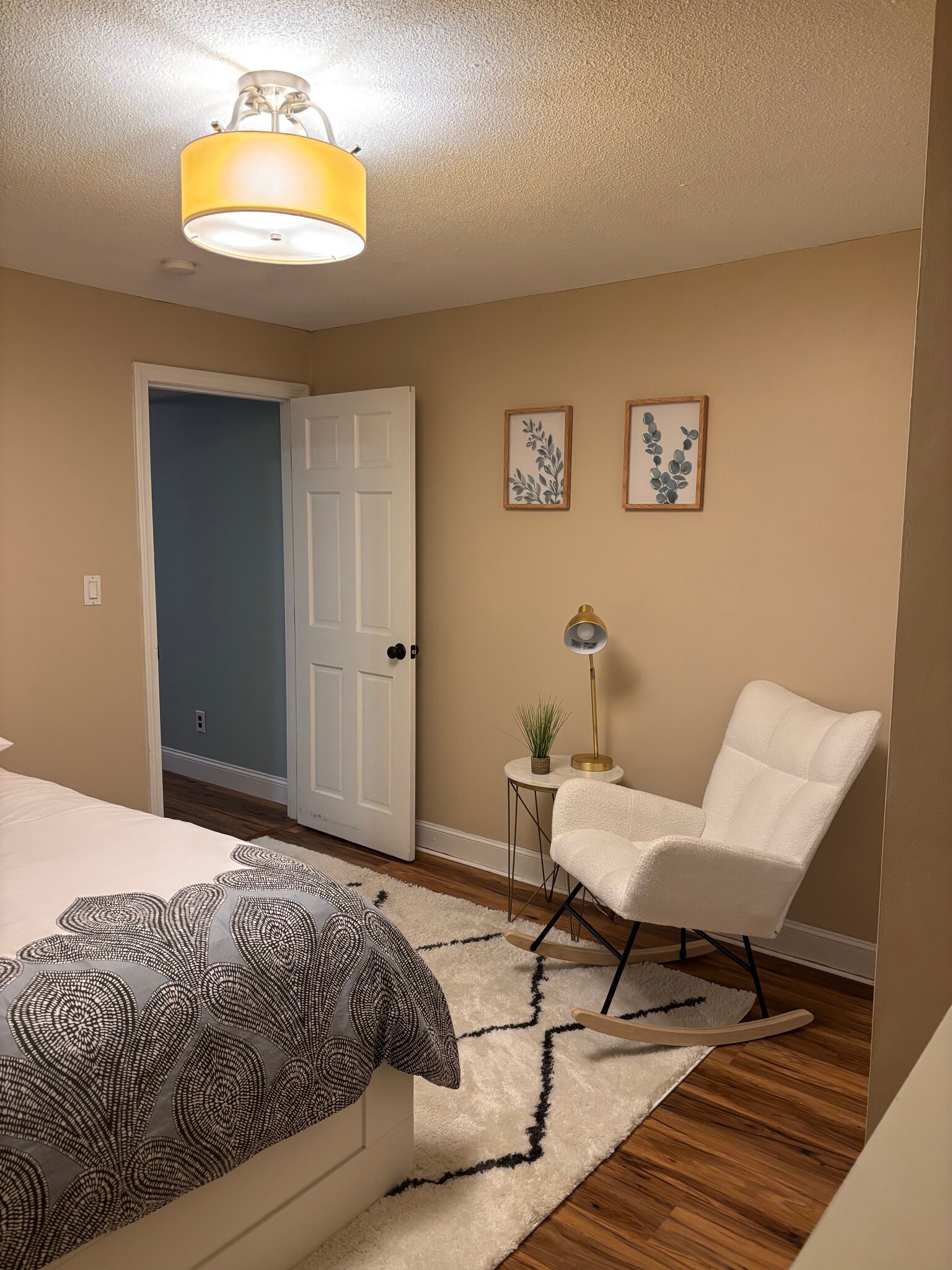 Building Photo - 10 Roosevelt Rd