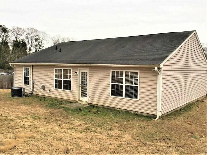 Building Photo - 110 Berwyn Ct