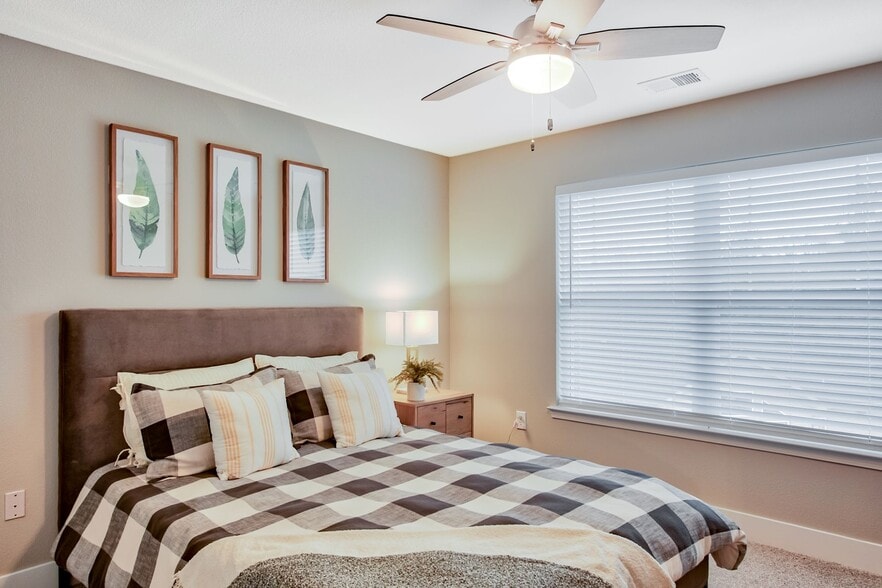 2 Bedroom - 2 Bed / 2 Bath - 988 Sq.Ft. - The Legends on the Park Apartments