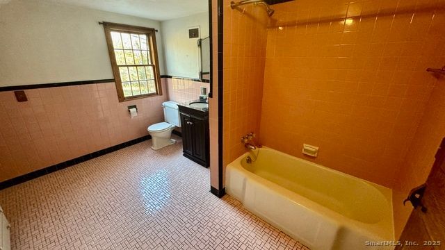 Building Photo - 45 Hoppen Rd