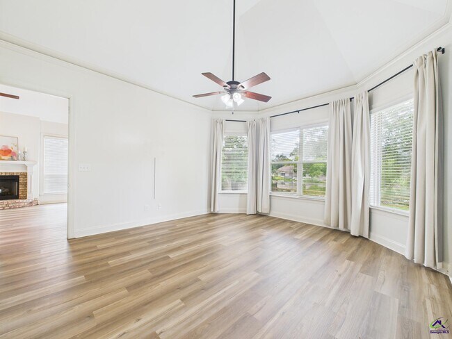 Building Photo - 205 Pebble Stone Pl