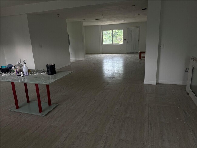 Building Photo - 15430 SW 194th Ave