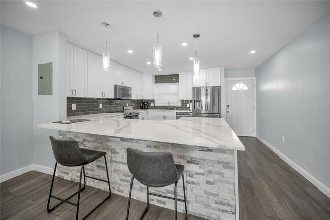 Building Photo - 300 64th Ave