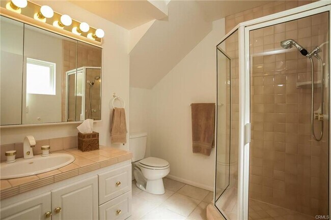 Building Photo - Charming 3-Bedroom Woodland Hills Home wit...