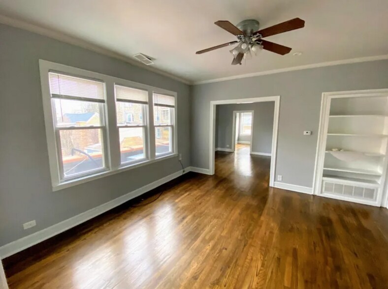 Building Photo - 3213 W Armitage Ave