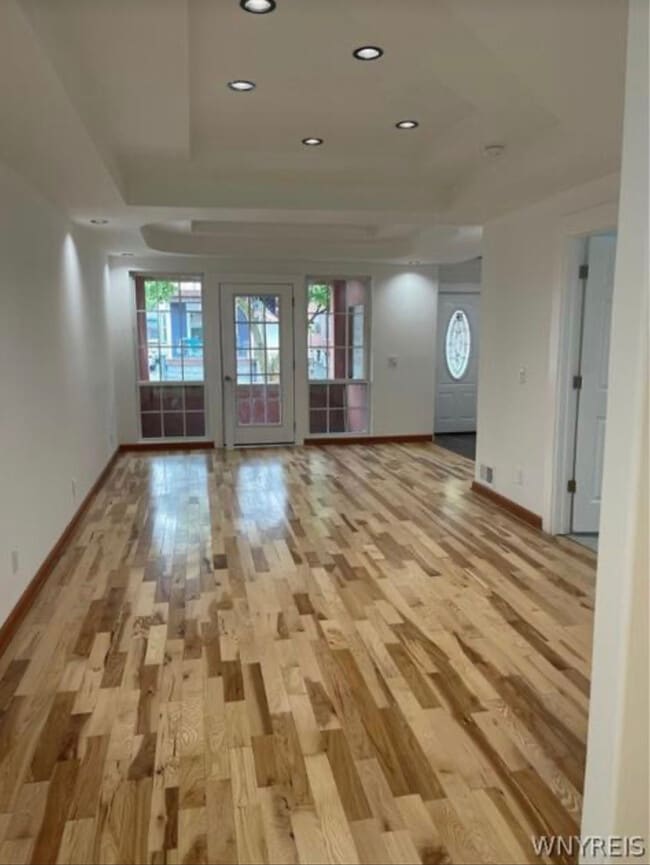 Building Photo - 48 Laurel St