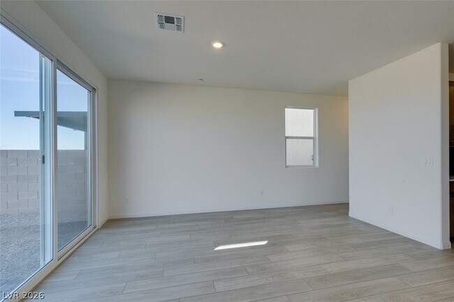 Building Photo - 650 Moonlit Lk Ln
