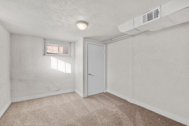 Building Photo - North Park Hill Bungalow!