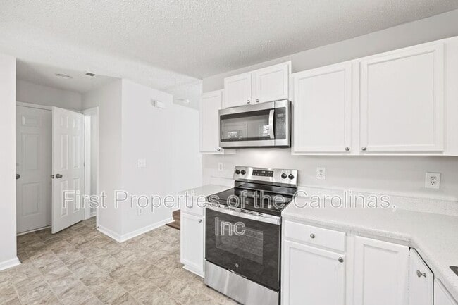 Building Photo - 1411 Swaying Branch Ln