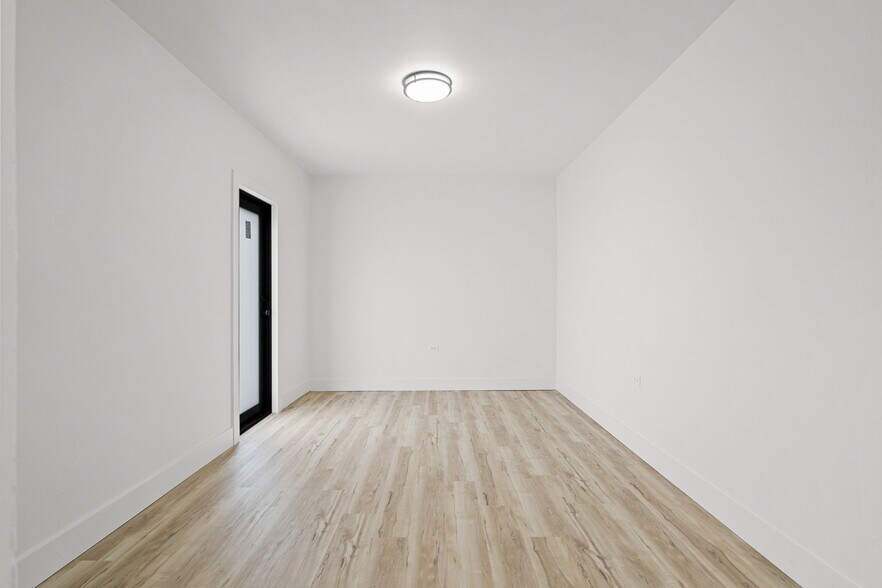 Building Photo - 5110 SW 106th Ave