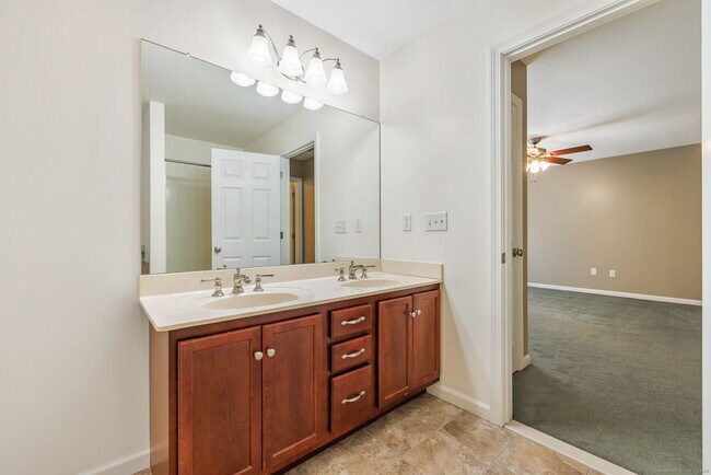 Building Photo - 38 Brighton Park Way