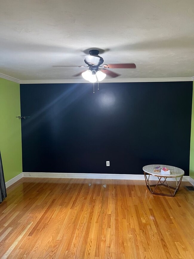Building Photo - Modern 2Br-1.5Ba Townhouse in East Weymouth