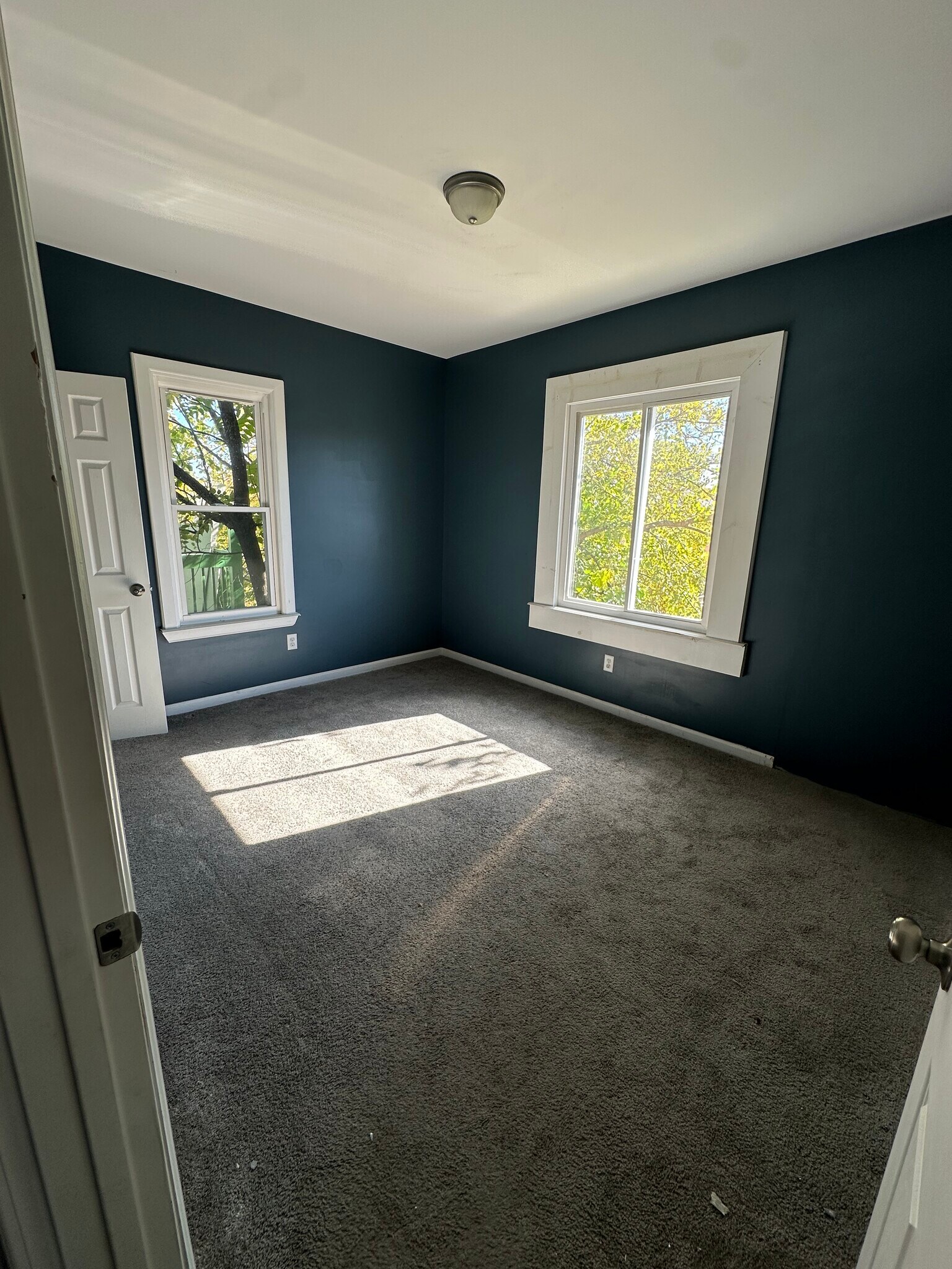 Master Bedroom - 2471 Ford St